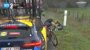 Juan Ayuso abandonó la París-Niza cuando era líder de la carrera tras una dura caída por la que fue trasladado al hospital.