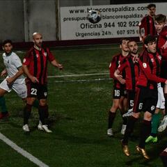 El Racing sacó la casta y el juego cuando se quedó con diez