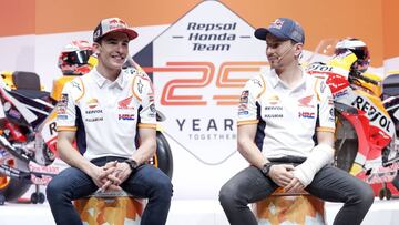 M&aacute;rquez y Lorenzo en la presentaci&oacute;n del Repsol Honda 2019.