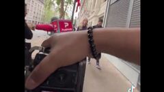 Graba un video en el centro de Santiago y le roban el celular: en TikTok la indignación es total