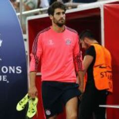 Javi Martínez, operado con éxito de la rodilla: 4 semanas de baja