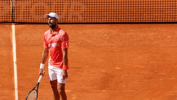Arnaldi manda a la tierra a Djokovic, eliminado en Madrid