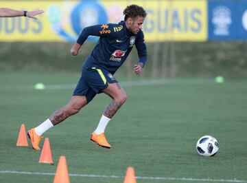 22/05/2018 | Neymar is back training with Brazil.