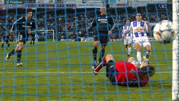 1/02/04 VALLADOLID - REAL MADRID RONALDO FIGO