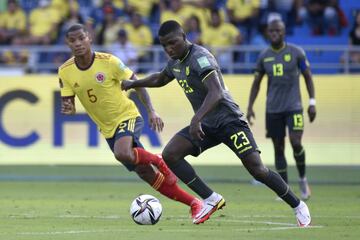 La Selección de Reinaldo Rueda sumó su tercer empate consecutivo al igualar 0-0 ante Ecuador en Barranquilla. Hubo polémica en el final.