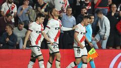 De Tomás celebra su gol con los García.