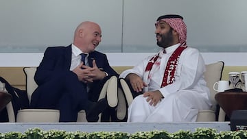 Gianni Infantino y el príncipe Mohammed bin Salman al-Saud, durante el partido inaugural del Mundial 2022 entre Qatar y Ecuador.