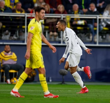 El jugador del Real Madrid, Kylian Mbappé, celebra el 1-2 al Villarreal. 