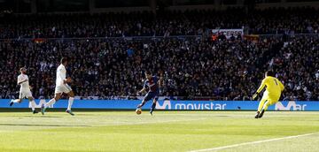 Sergi Roberto sets up Luis Suárez to score the opener.