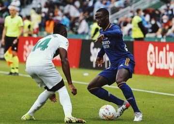 Helibelton Palacios y Ferland Mendy.