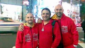 Olteanu (izq.), con su equipo.