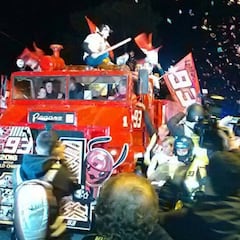 'Marea Roja' para celebrar el 'BigSix' de Marc Márquez