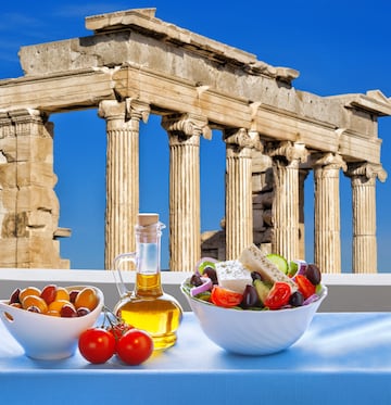 Comida: desde las 13:30 hasta las 15:30 horas | Cena: desde las 20:00 hasta las 21:00 horas. En la foto, el Acrópolis de Atenas. 

 