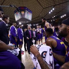 El Barcelona puede pasar de 15 a 13 jugadores por la crisis