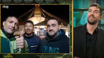 Alex Txikon y dos miembros de su expedición conectando con David Broncano en La Revuelta, el miércoles 8 de enero del 2025.