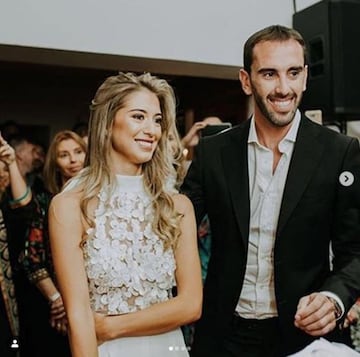 El central uruguayo del Atlético de Madrid, Diego Godín, y su mujer Sofía Herrera contrajeron matrimonio en la parroquia San José de Manga, en Montevideo (Uruguay).