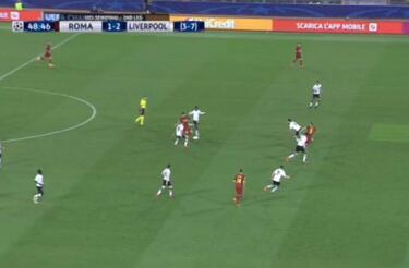La Roma reclama un penalti por mano de Alexander-Arnold