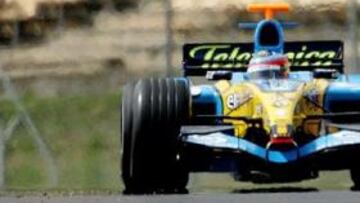 <B>MÁS RÁPIDO.</B> Alonso ha rodado más rápido que en los entrenamientos del miércoles, pero eso sólo le ha servido para terminar cuarto.