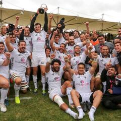 El Salvador extiende su venganza a la Supercopa