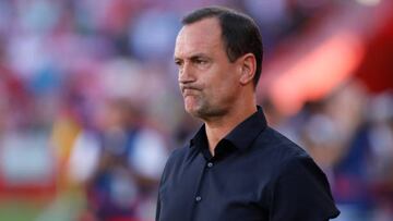 Etxeberria con cara de circunstancias durante el choque ante el Granada.