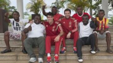 Javi Mart&iacute;nez y Mata, con lugare&ntilde;os de Guinea.