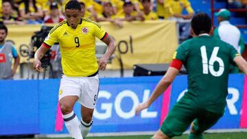 Luis Fernando Muriel con la Selecci&oacute;n Colombia en las Eliminatorias ante Bolivia. El delantero del Sevilla no tiene protagonismo en el equipo espa&ntilde;ol