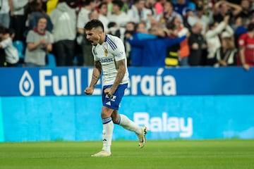 Tasende (Zaragoza)
El Zaragoza reaccionó al 0-2 del Racing con un sensacional Tasende. El lateral marcó un golazo desde fuera del área, para poner el 1-2; y después se apuntó la asistencia del gol de Soberón, con un envío medido. Sin embargo, el Racing acabó llevándose el triunfo.