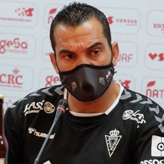 Hernández, con muchas opciones para el once