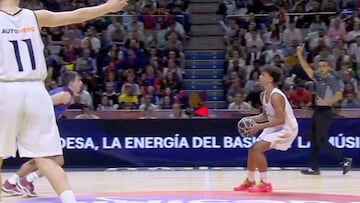 Espectacular: el triple casi imposible, sobre la bocina, que ha metido una de las joyas del Real Madrid