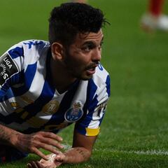 Tecatito Corona brilla con Porto, en eliminación a Juventus en Champions League