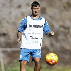 Nano Mesa, tercer refuerzo para el Sporting de Rubén Baraja