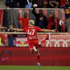 WATCH: John Tolkin free kick helps RBNY to Wild Card win