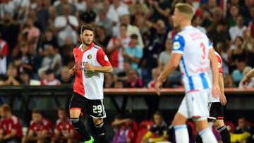 ROTTERDAM - Santiago Gimenez of Feyenoord makes his debut during the Dutch Eredivisie match between Feyenoord and sc Heerenveen at Feyenoord Stadium de Kuip on August 13, 2022 in Rotterdam, Netherlands. ANP OLAF KRAAK (Photo by ANP via Getty Images)