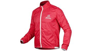 Chaqueta cortavientos para ciclismo ligera, repelente al agua y de color rojo de la marca Spiuk en Amazon