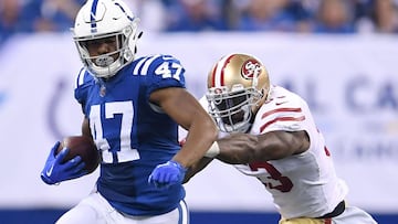 INDIANAPOLIS, IN - OCTOBER 08: Darrell Daniels #47 of the Indianapolis Colts is pushed out of bounds by NaVorro Bowman #53 of the San Francisco 49ers during the second quarter of a game at Lucas Oil Stadium on October 8, 2017 in Indianapolis, Indiana. Stacy Revere/Getty Images/AFP
== FOR NEWSPAPERS, INTERNET, TELCOS & TELEVISION USE ONLY ==
