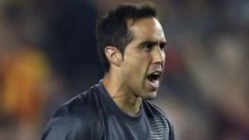 Claudio Bravo celebra el primer gol, justo minutos despu&eacute;s de haber batido la marca de V&iacute;ctor Vald&eacute;s.