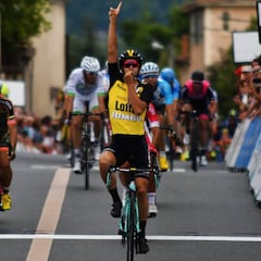 Lobato bate a Bouhanni y se estrena con el Lotto-Jumbo