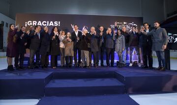 El patinador madrileño y uno de los deportistas más importantes de nuestro deporte se ha despedido oficialmente de la competición en un emotivo acto celebrado en el Palacio de Hielo. Javi se despide de la competición tras conseguir un bronce en los Juegos