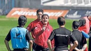 <b>CUESTA ABAJO. </b>El equipo de Paco Herrera sólo ha sumado un punto de los últimos 15 disputados.