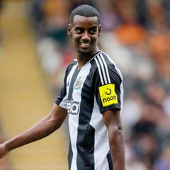 El momento de apostar por Isak: Sus opciones a 2 semanas del cierre de mercado