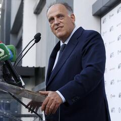 Tebas planea jugar también el domingo a las 14:00 horas