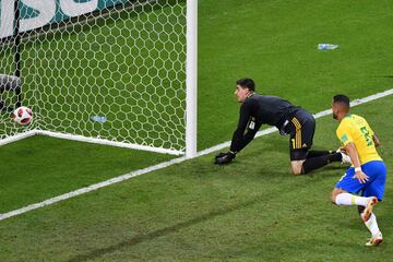 1-2. Renato Augusto marcó el primer gol.