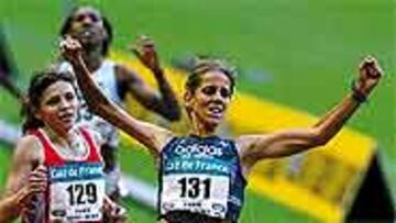 <B>EN PLAN CAMPEÓN.</B> Natalia Rodríguez, ganando en París.