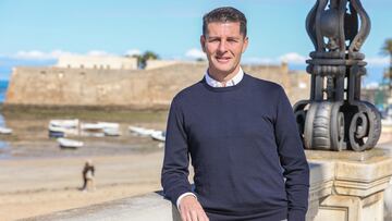 Jesús Casas, seleccionador de Irak, en la Caleta de Cádiz.