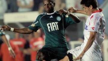 <b>MEDIOCENTRO DE CATEGORÍA.</b> El aterrizaje de Sandro Silva en el Málaga es inminente.