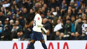 Soccer Football - FA Cup Third Round - Tottenham Hotspur v Morecambe - Tottenham Hotspur Stadium, London, Britain - January 9, 2022 Tottenham Hotspur&#039;s Tanguy Ndombele walks off the pitch after being substituted REUTERS/David Klein