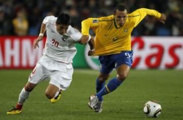 Luis Fabiano: El ariete brasileño le anotó en 5 oportunidades a la selección chilena.