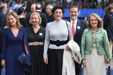 Los galardonados con el premio Cooperación Internacional a su llegada a la entrega de los Premios Princesa de Asturias 2023.