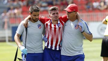 Joaquín Muñoz se retira del terreno de juego.