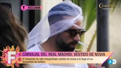 Salen a la luz las fotos de Carvajal vestido de novia en su despedida de soltero